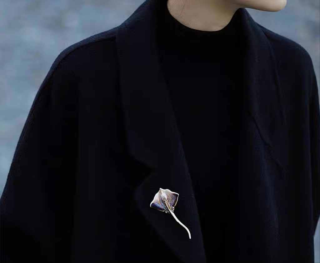 Brooch | Handcrafted Ceramic | 鳐鱼 | 遨游之翼