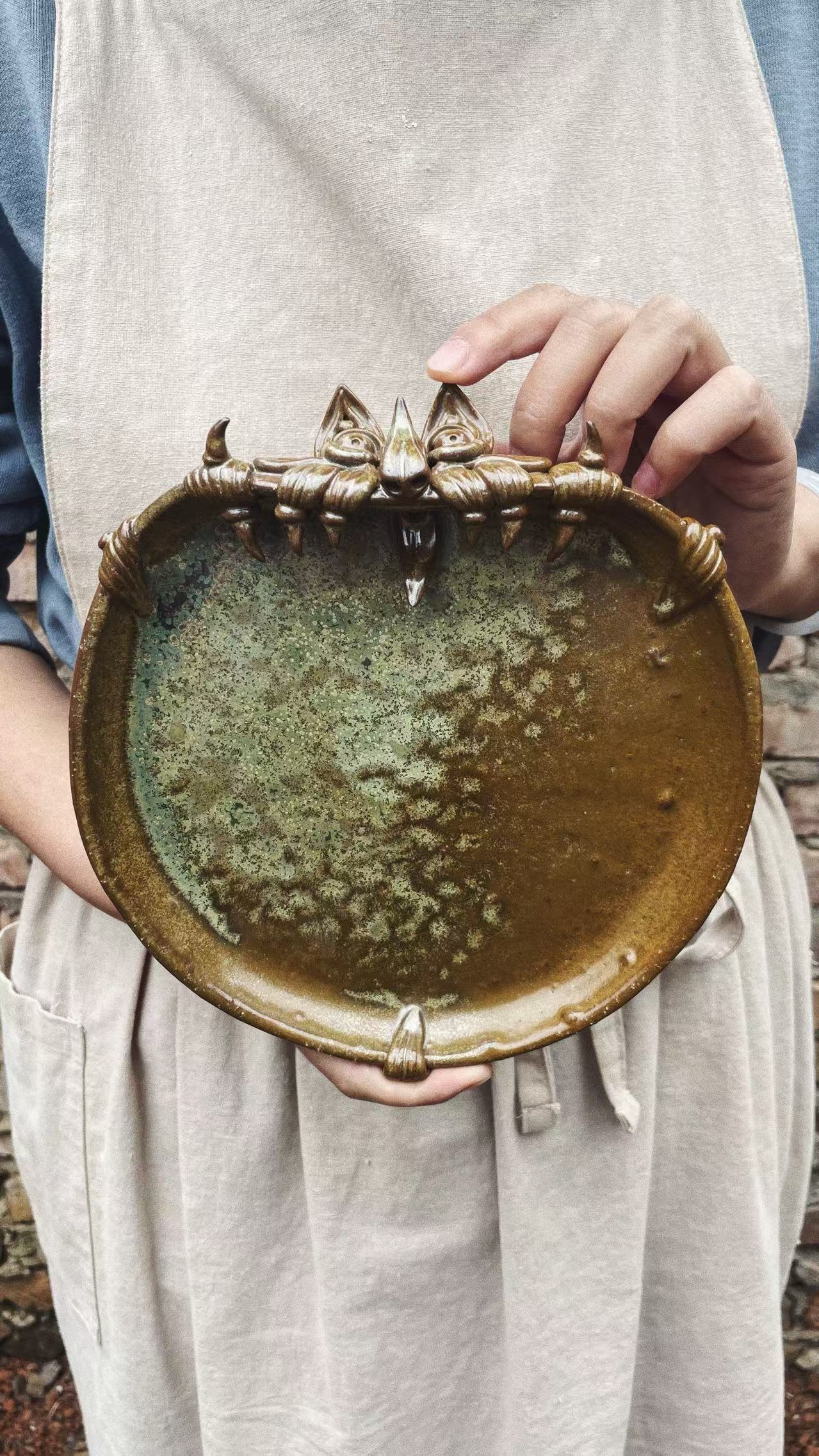 Ceramic-Cat Plate-WaMao-Bronze