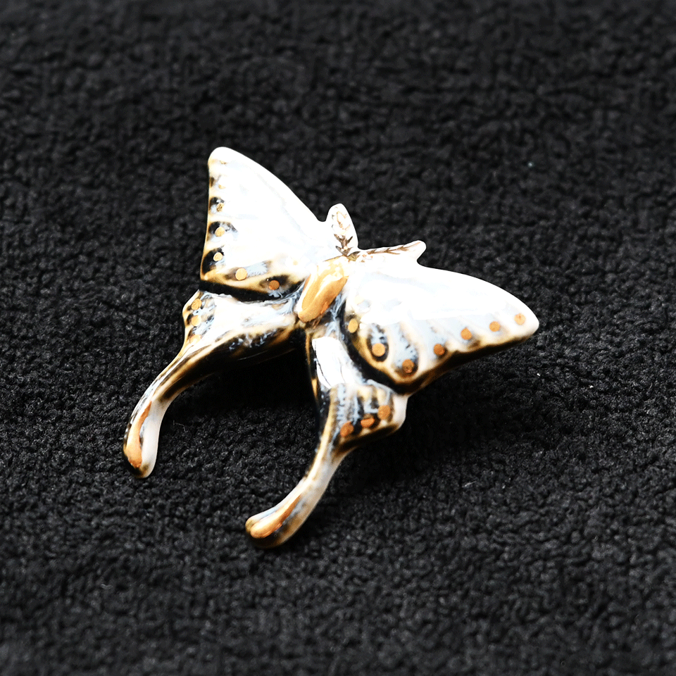 Brooch | Handcrafted Ceramic | 蝴蝶 | 蜕变之翼