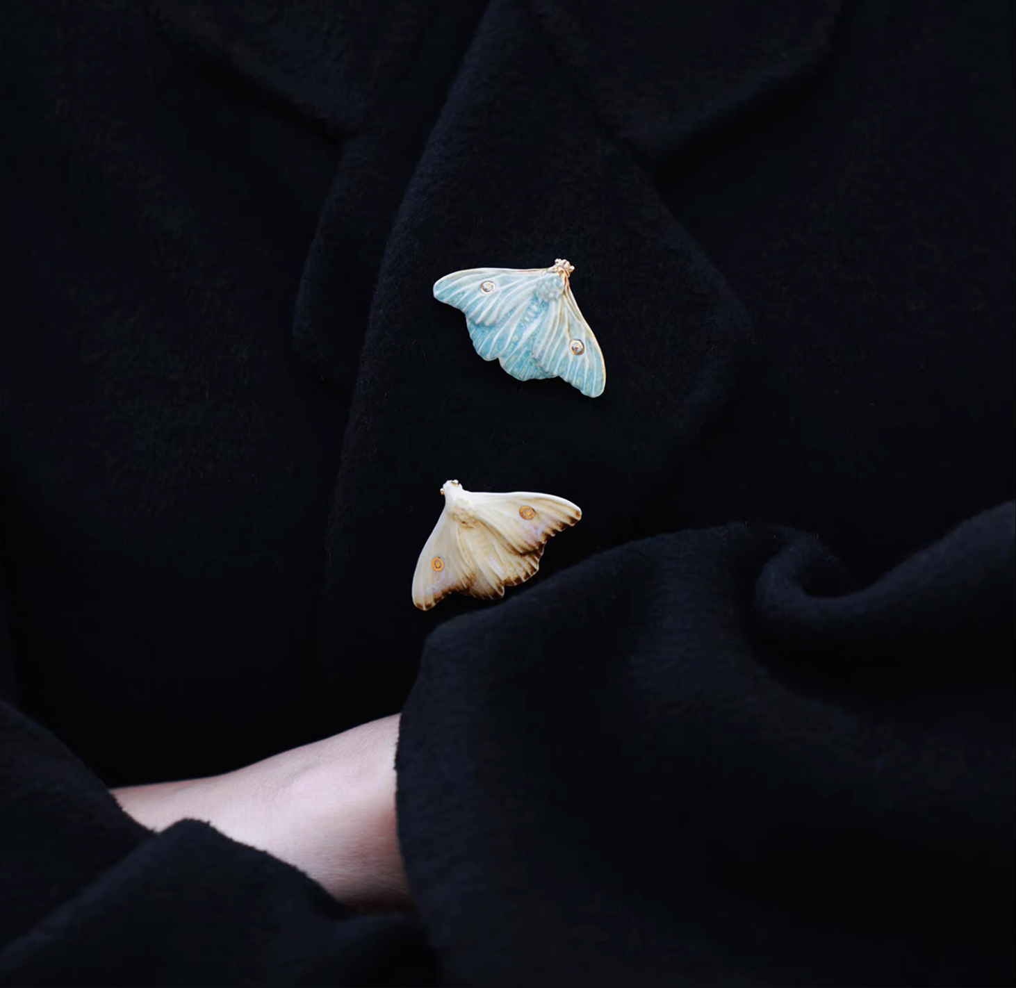 Brooch | Handcrafted Ceramic | 烬霜之蛾 | 蜕变之翼