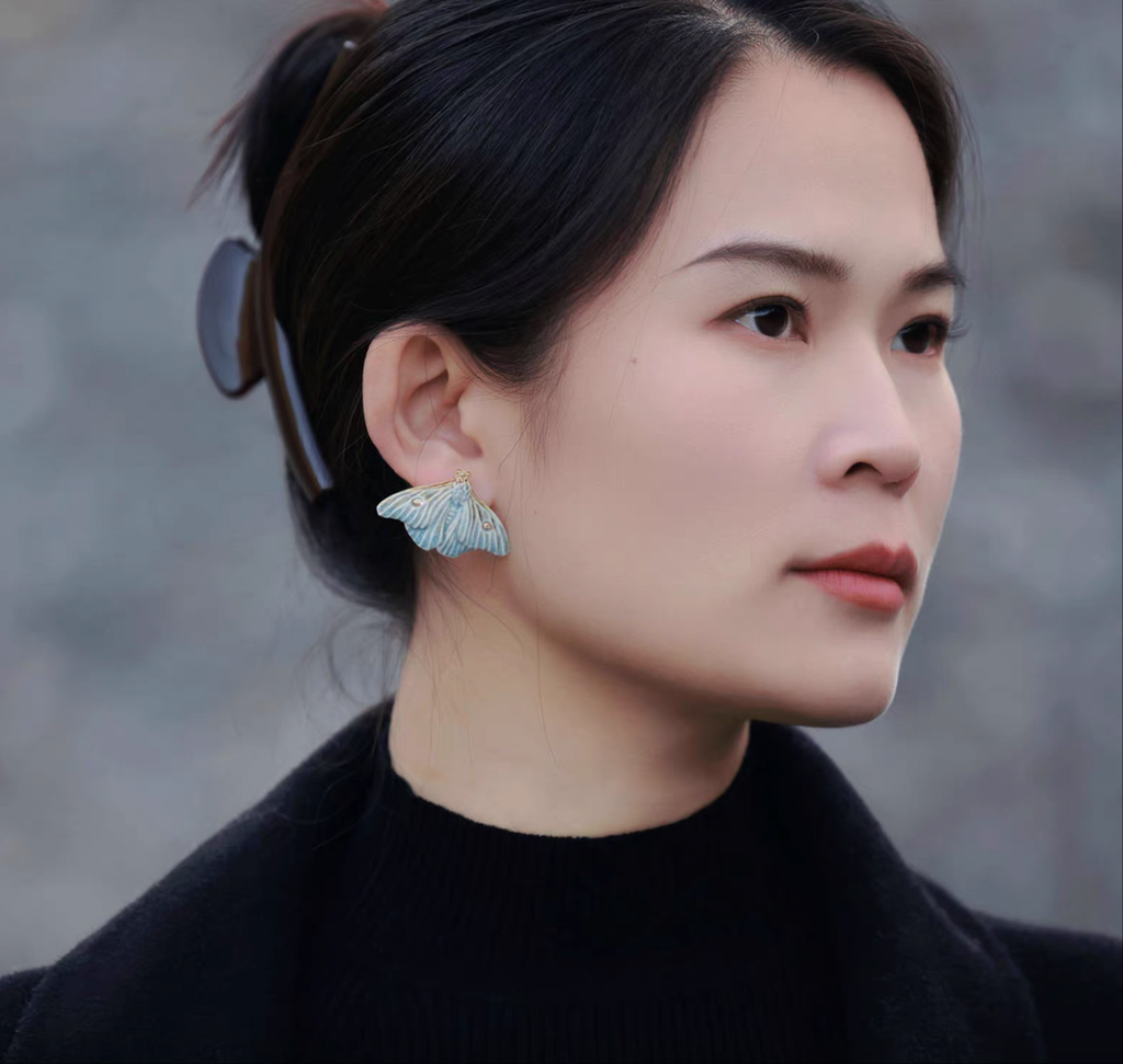 Earring | Handcrafted Ceramic | 烬霜之蛾 | 蜕变之翼