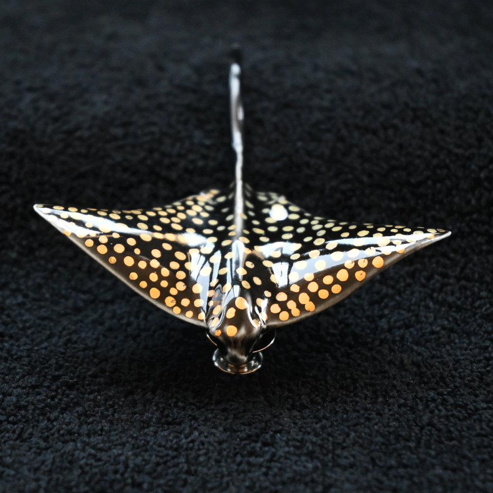 Brooch | Handcrafted Ceramic | 斑点鳐鱼 | 遨游之翼